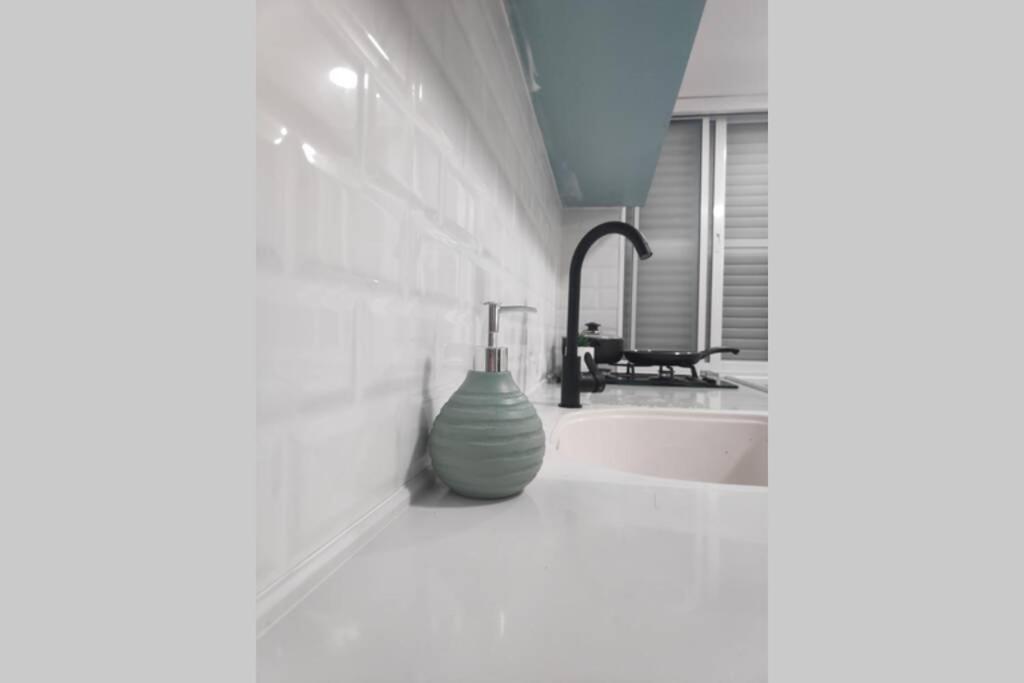Centrally-Located Quiet Cozy Loft Apartment Μπερ Σεβά Εξωτερικό φωτογραφία