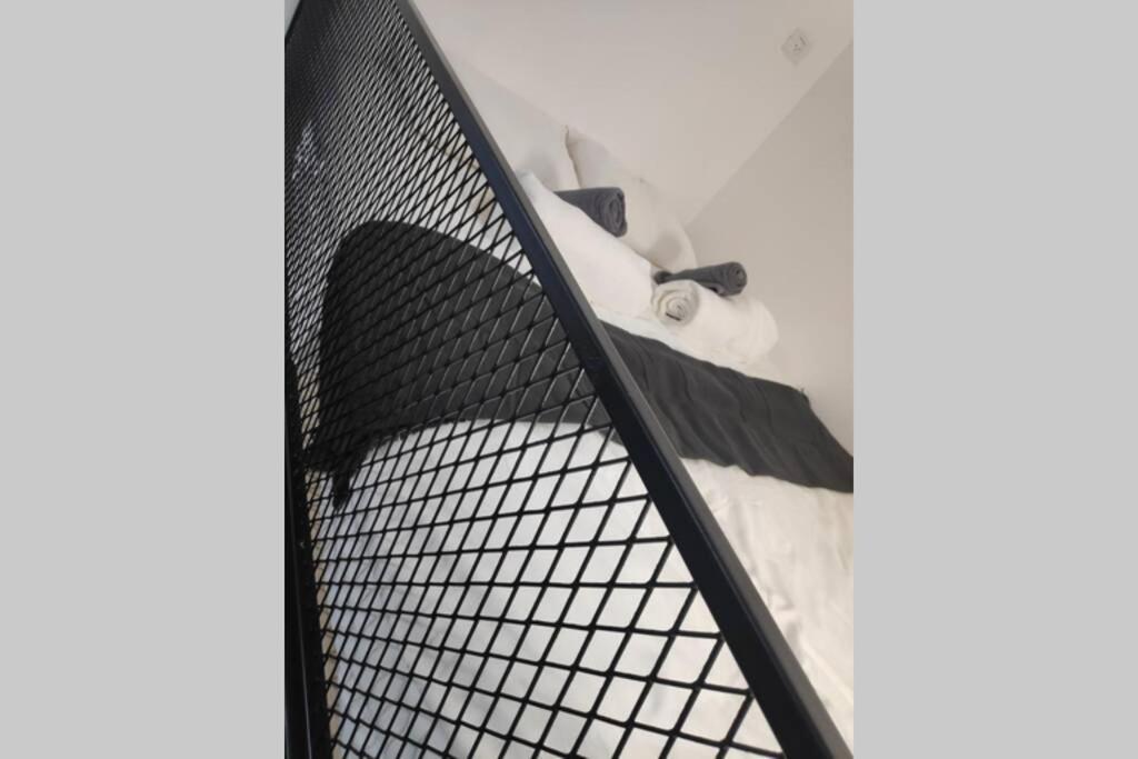 Centrally-Located Quiet Cozy Loft Apartment Μπερ Σεβά Εξωτερικό φωτογραφία