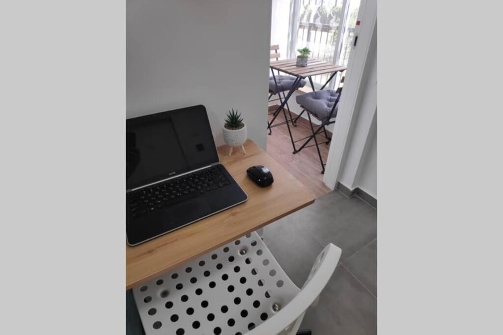 Centrally-Located Quiet Cozy Loft Apartment Μπερ Σεβά Εξωτερικό φωτογραφία